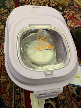 The Pet Paw Covered Pet Bowl in Light Purple